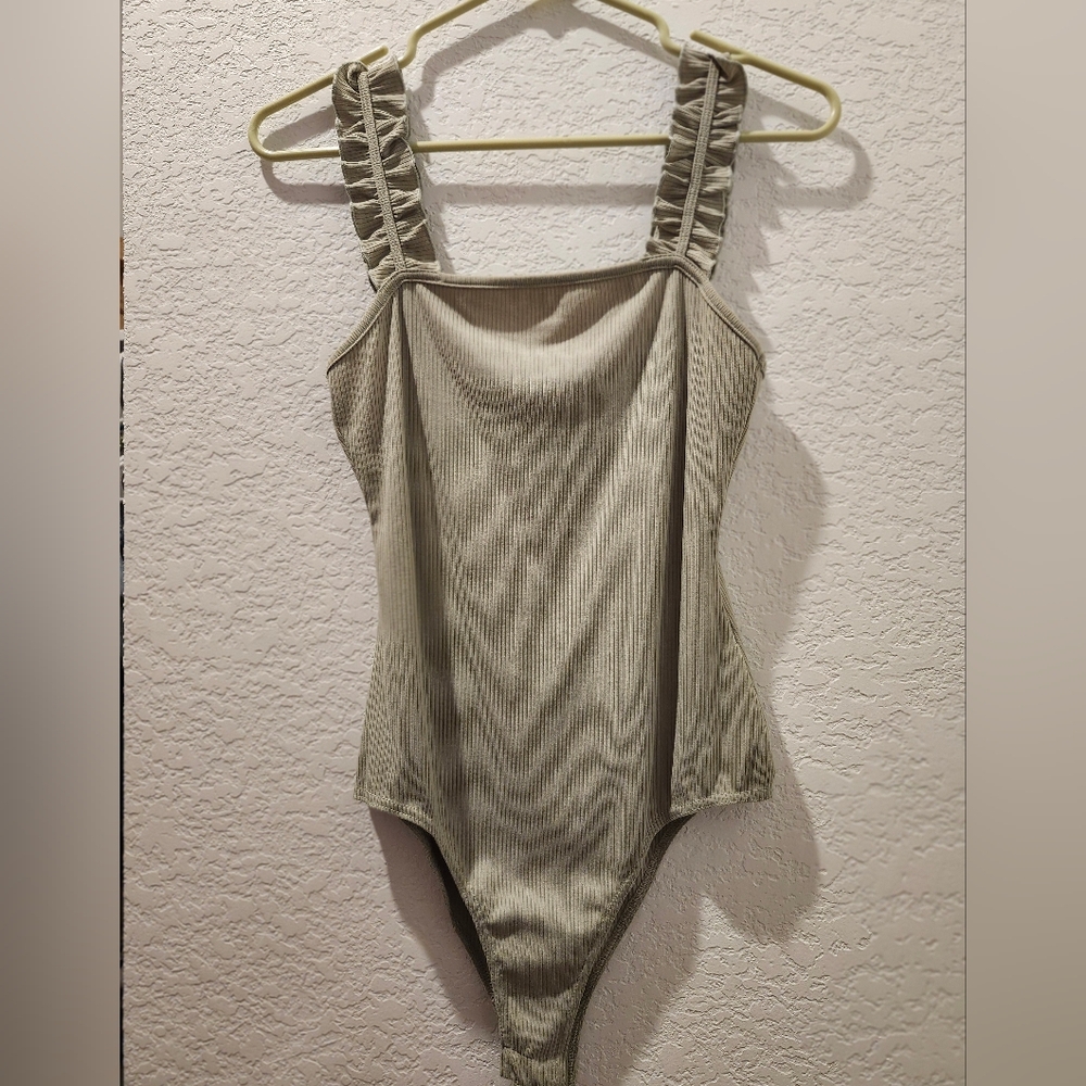 Size M American Threads Women's Sage Green Bodysuit